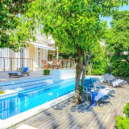 Lady Sunset Villa